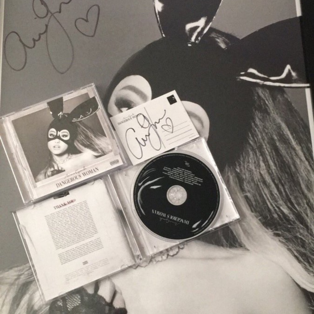 ISO! Any Ariana Grande signed stuff - Picture 2 of 3